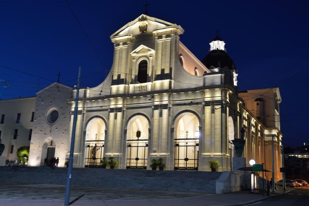 Da Mari Casa Vacanza Кальяри Экстерьер фото